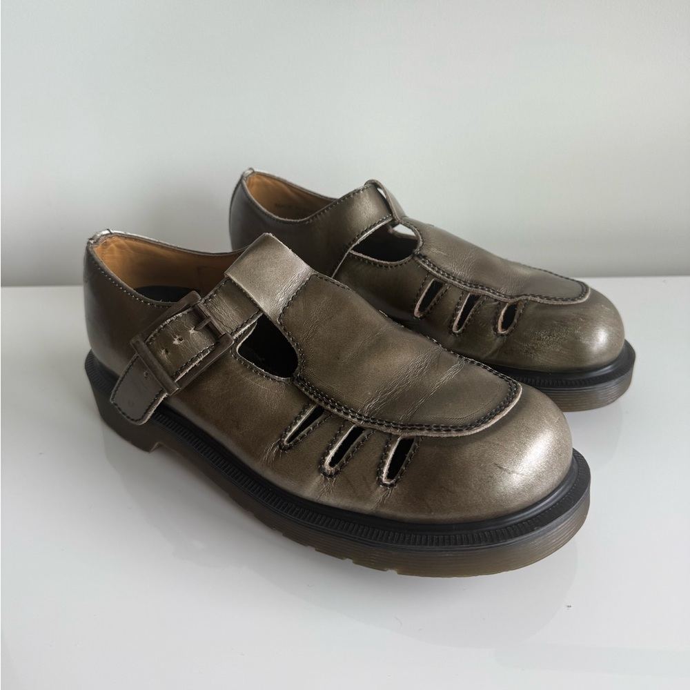 Rare Vintage Dr Martens Made In England Metallic Gold Mary Jane’s. Size 7.